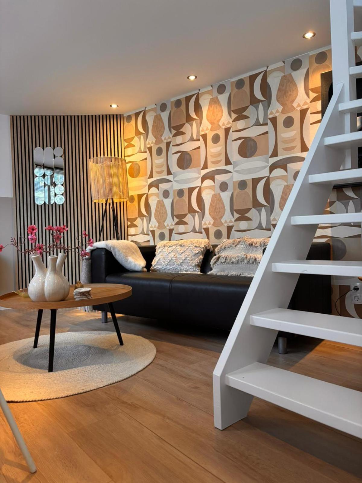 Apartment 16